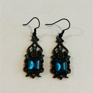 Elegant Vintage Florenza Blue Gemstone Earrings
